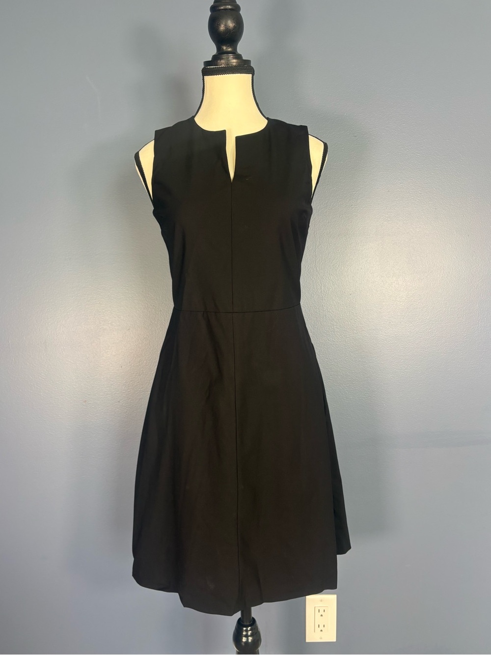 Theory Black Sleeveless Notch-Neck A-Line Mini Dress size 2